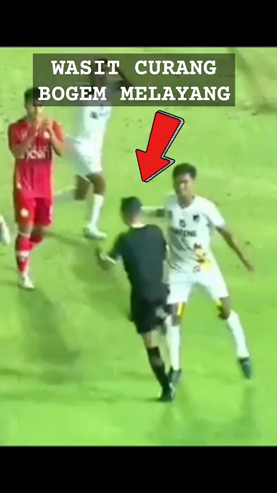 Wasit Curang Bogem Melayang #viralshorts #shorts #sepakbola #wasitcurang #wasitbola