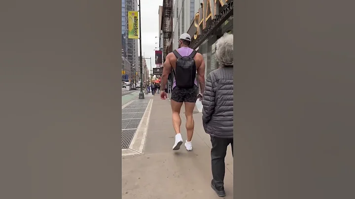 Bodybuilder In Public - DayDayNews