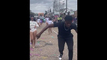 Nola bounce at Lafayette parade