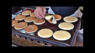 Japanese Street Food - Japanese Pancake DORAYAKI Jiggly Fluffy Cake