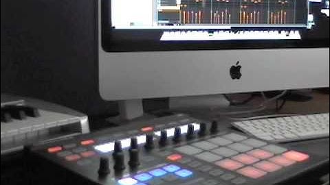 Native Instruments Maschine Demo - More sampling