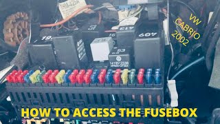 HOW TO ACCESS THE FUSEBOX 2002 VW CABRIO#howtoaccessthefuseboxvwcabrio#talkingtraveldogtips