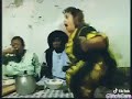 أفضل فيديو مضحك أغنية فوق الطابلة بطريقة كوميدية هه أفضل فيديو مضحك أغنية فوق الطابلة بطريقة كوميدية هه