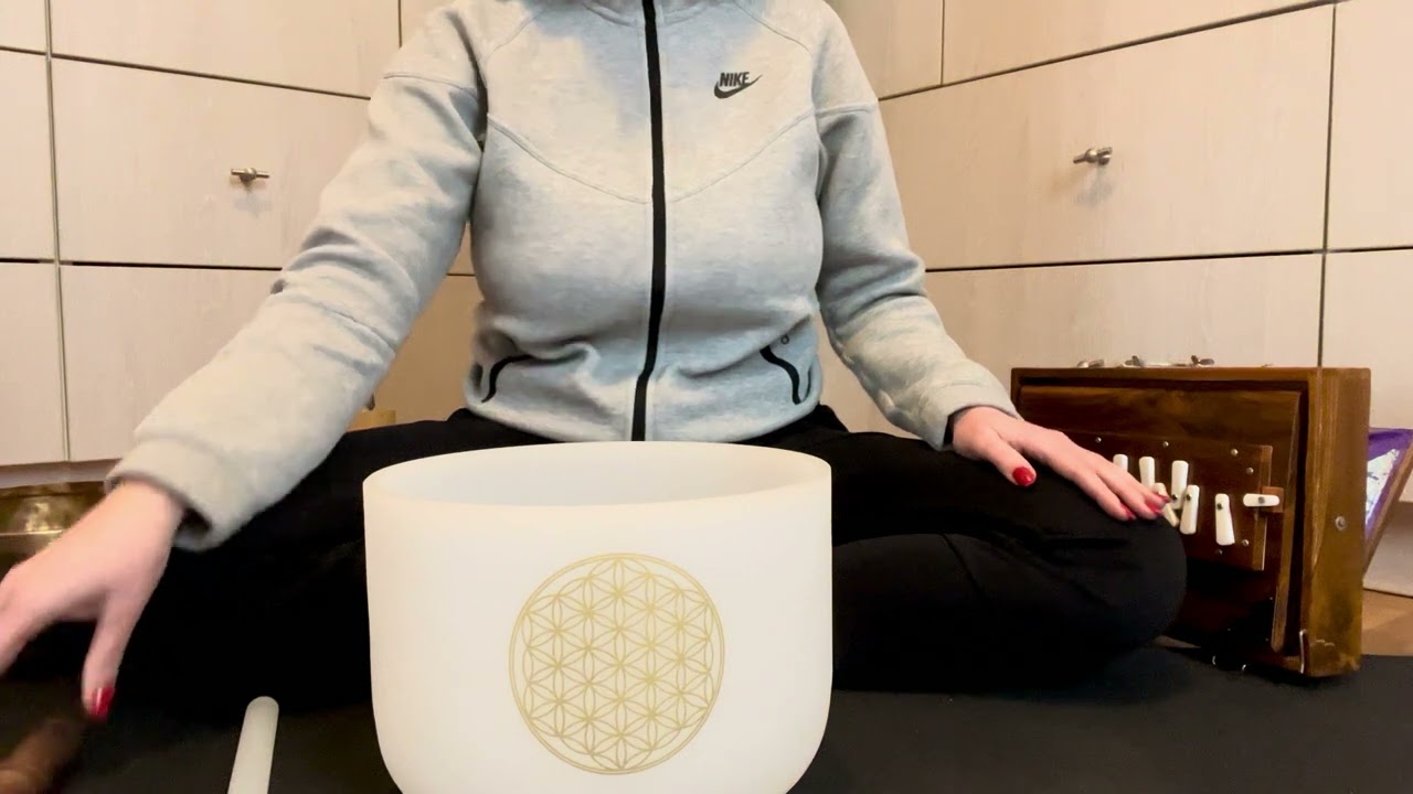 4 Minutes of Sacred Sound | Crystal Bowls, Tibetan Bowl, Shruti Box & Chimes