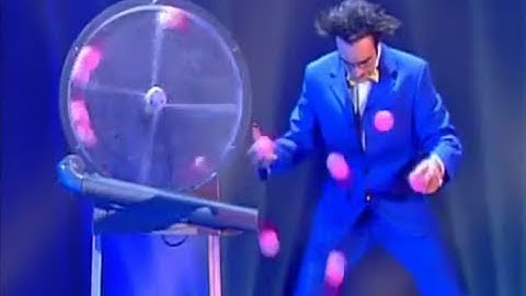 Crazy Juggler ! Emile Carey - The world greatest Cabaret