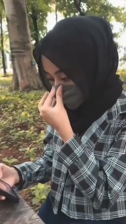 Halu lagi jajan bareng pacar