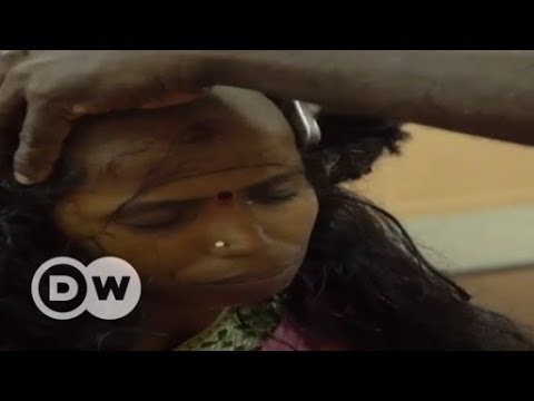 Vídeo: Mulheres Indianas Vêm Para As Crianças