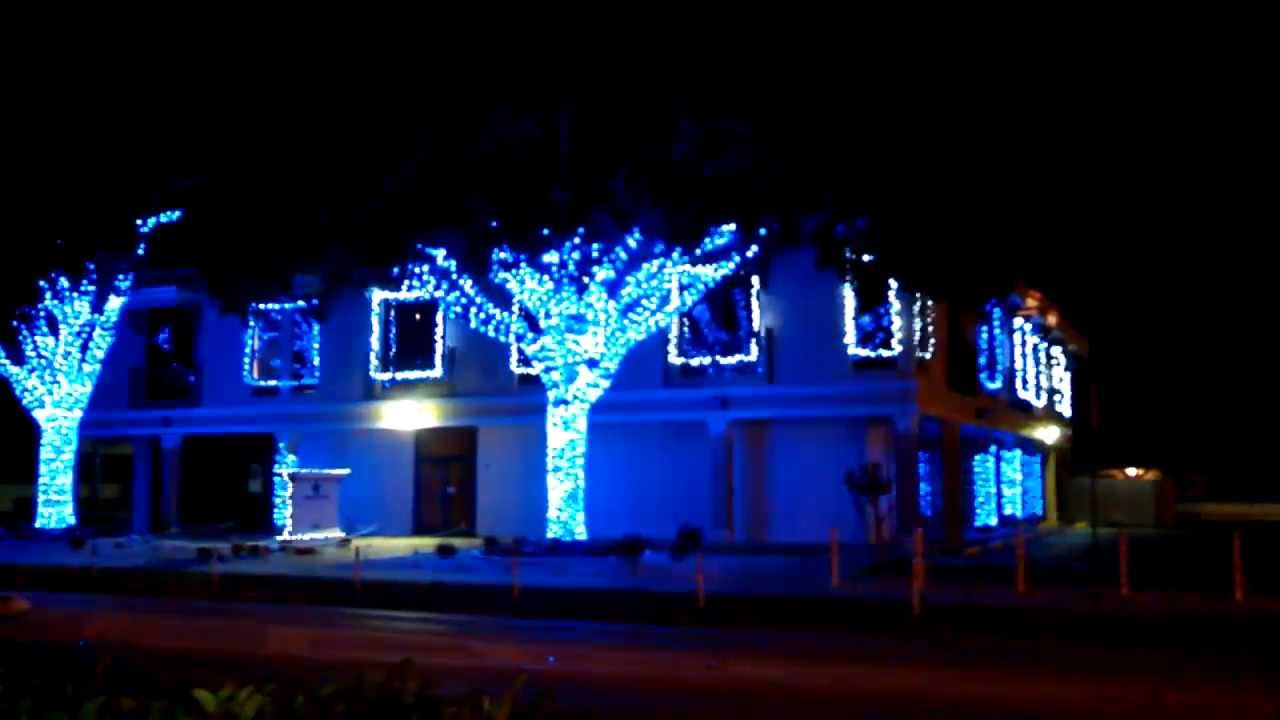 Building Comes ALIVE To Christmas Lights Synchronized Xmas Lights To