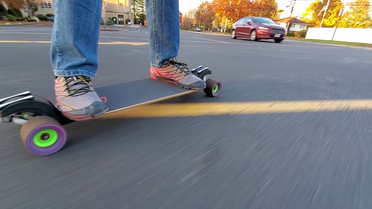 Pumping GBomb X24 Glassdrop Randal-II 60/20 deg Caguama 83A complete skateboard pumping