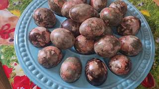 We create a masterpiece of incredible beauty We paint eggs for Easter