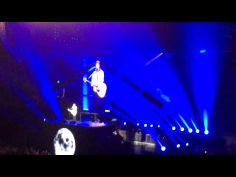 Paul McCartney Talks About "Blackbird" Nashville 2014