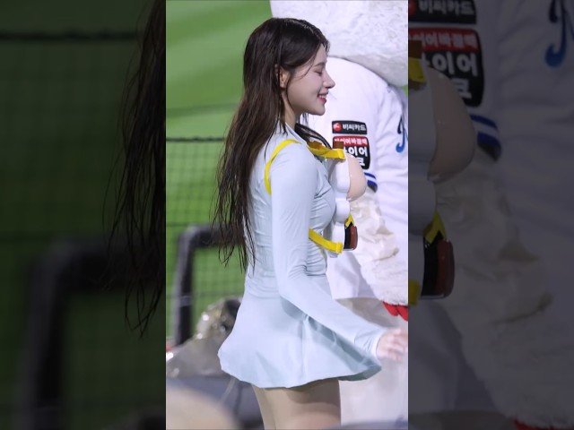 kt위즈 이예빈치어리더 트월킹덕 아웃송 직캠 #shorts #이예빈 #치어리더 #응원  #직캠 #영상 #kt위즈 #아웃송