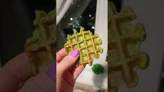 Шпинатные вафли! Умный способ добавить зелени в рацион.#reels #вафельница