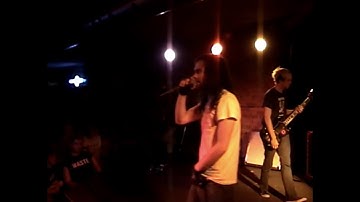 The Used - LIVE 2003 - 6/7/03 - The Cubby Bear Q101 Show - Chicago, IL  *ONSTAGE BERT & QUINN ANGLE*