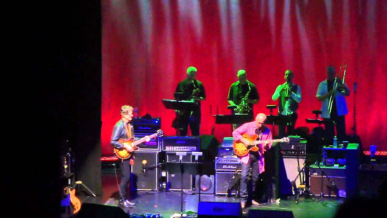 Steely Dan (with Larry Carlton) - Kid Charlemagne - New York, NY 9.23. ...