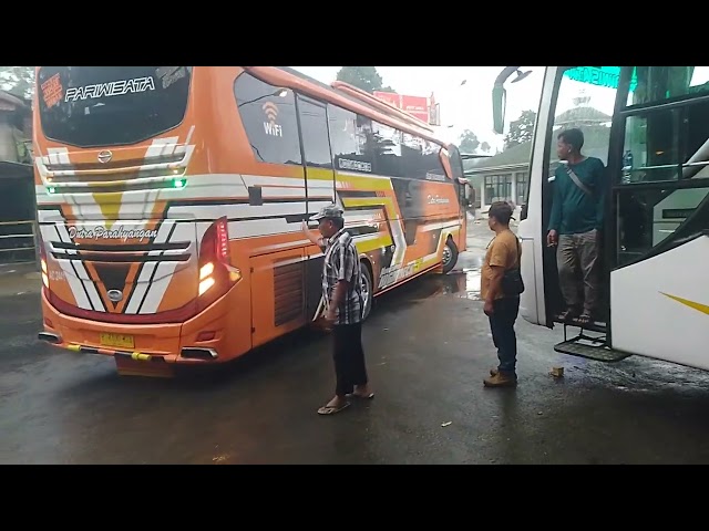 Parkir bus pariwisata,bus,Duta parahyangan class=