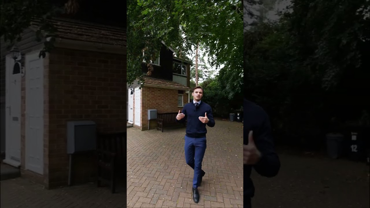 Wallace Close, Woodley