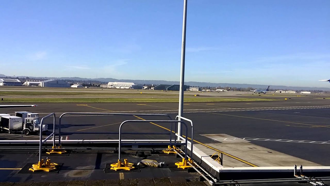 Hawaiian Airlines Flight 25 PDX to HNL Takeoff on Runway 10R YouTube