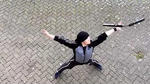 Loan côn nhị khúc - nunchaku