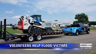 Volunteers Help Flood Victims