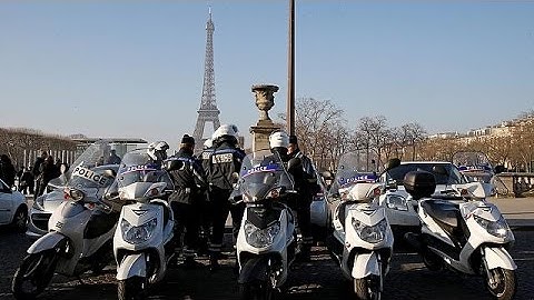 Eiffel Tower could get glass wall to boost security