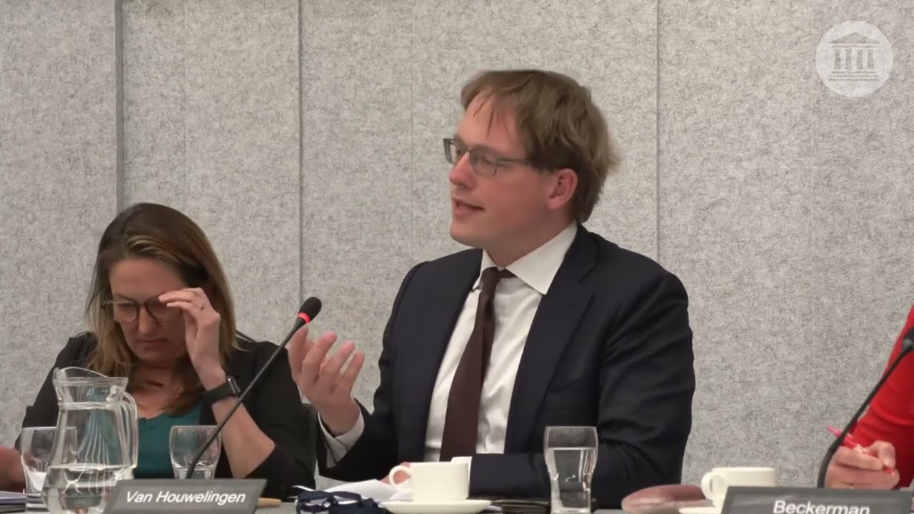 What Does Highly Educated Really Mean? | Pepijn Van Houwelingen on Education | FVD