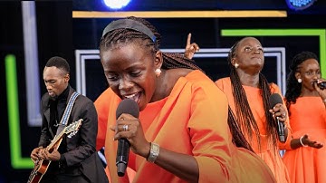 PRAISE AND WORSHIP SESSION WITH THE PHANEROO CHOIR  