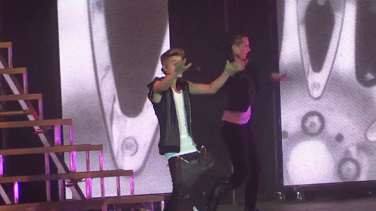 Justin Bieber - Out Of Town Girl - Believe Tour [Live Concert In Berlin O2 World 31.3.2013] HD