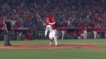 LAD@LAA: Revere scores on error for the walk-off win