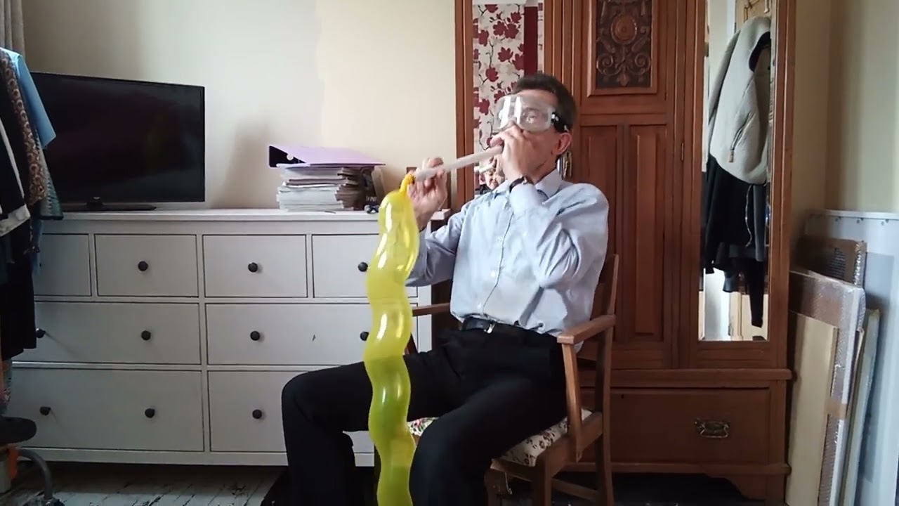 B2P A pretty yellow spiral balloon. Looks like Ballooner Tick blew it up in about  seven seconds!