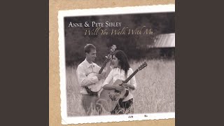 Video-Miniaturansicht von „Anne & Pete Sibley - This Silver Ring“