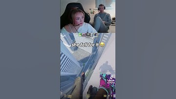 GIRLFRIEND PLAYS CS2 😂 #cs2 #counterstrike #gaming #pcgaming #twitch #twitchclips #twitchstreamer