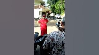 Warga Desa Cikahuripan Cisolok Kab.Sukabumi gotong royong bangun rumah kades yang sudah tidak layak