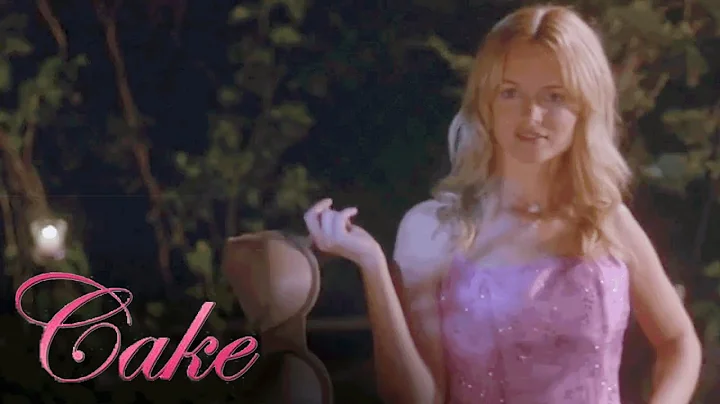 Ian Helps Pippa Find Her Bra In the Water | Cake