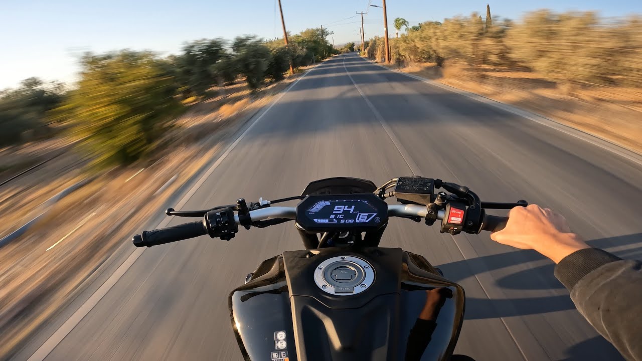 YAMAHA MT-07 PURE SOUND | Sunlit Street Echoes