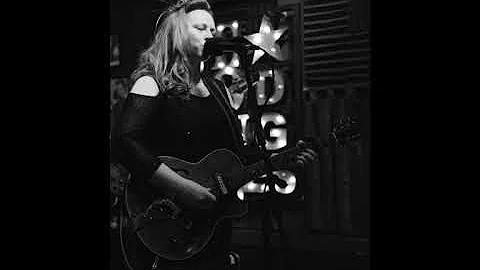 Last Train Amanda Richards & The Good Long Whiles