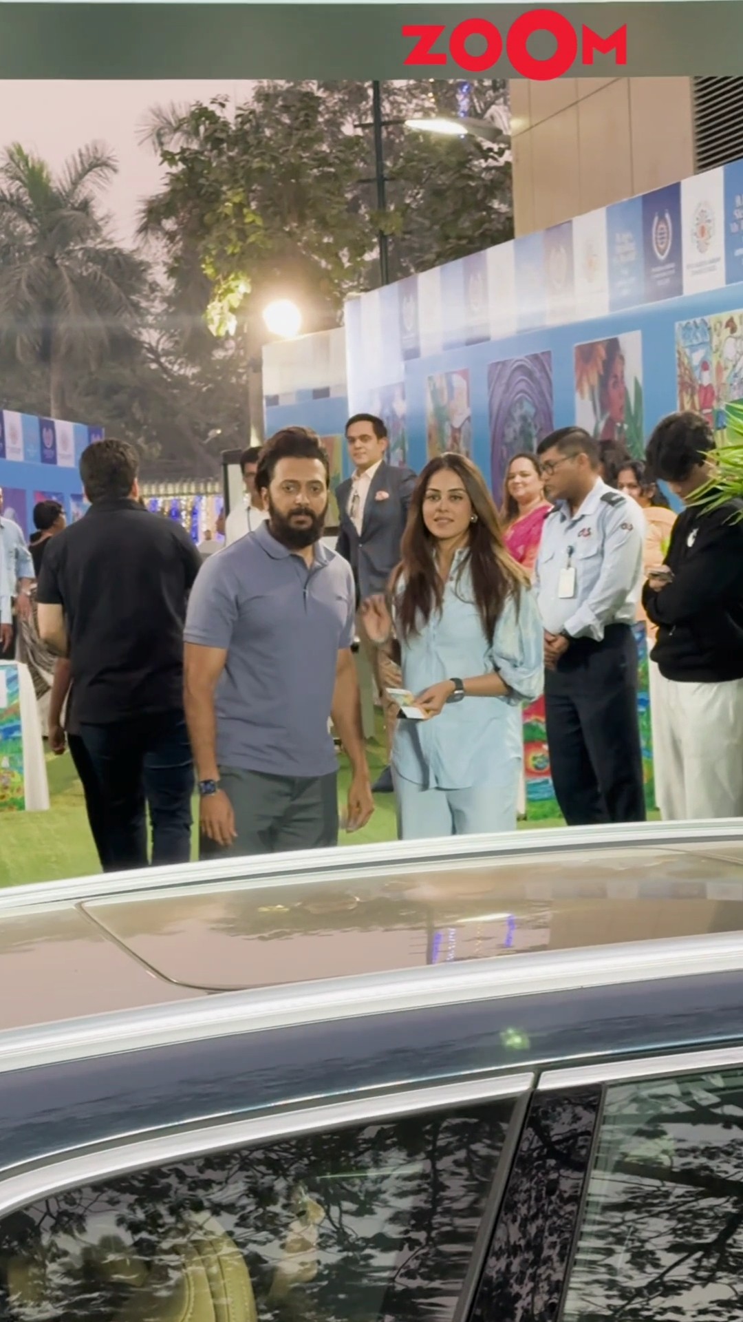 Riteish and Genelia ADORABLY pose for paps at kids' School Function ?? #riteishdeshmukh #genelia