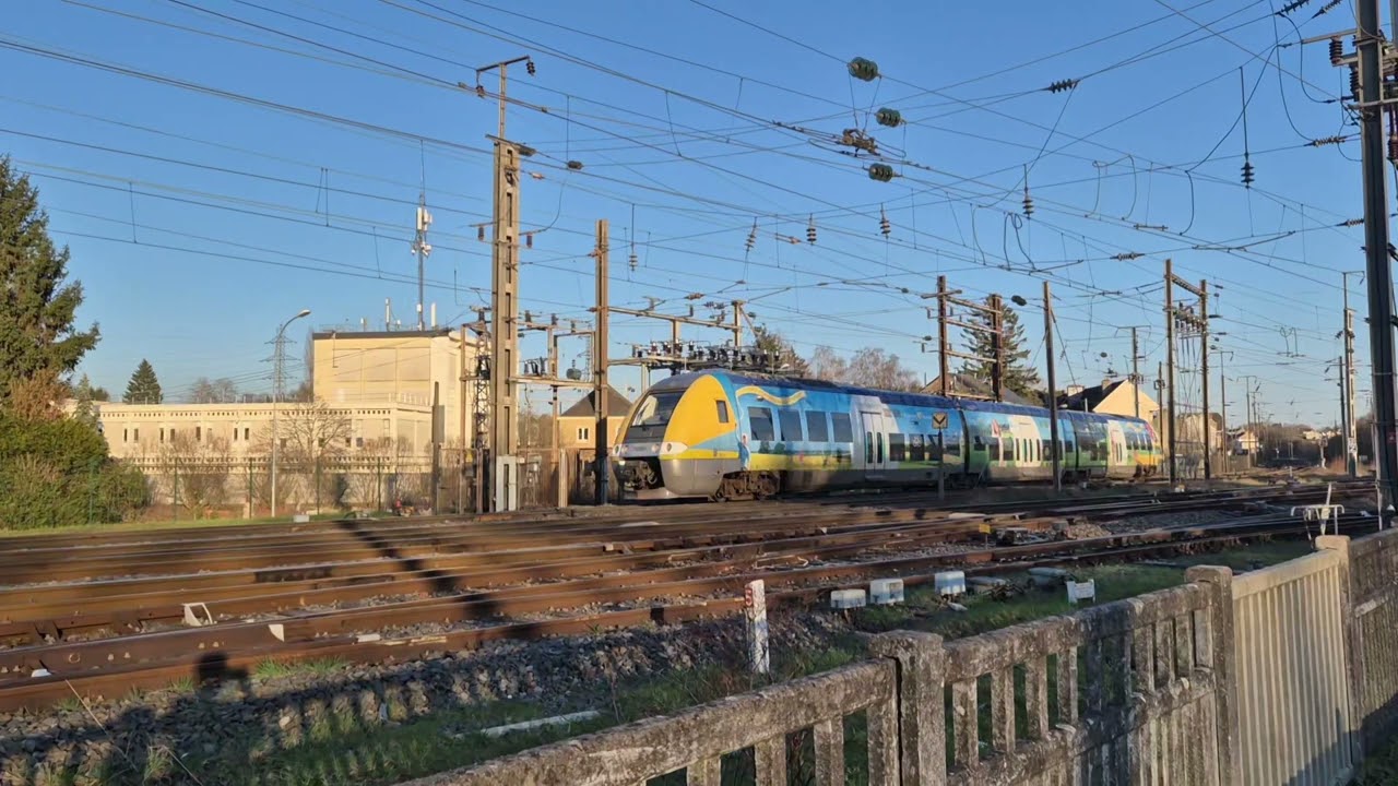 Spot d’AGC et Fret en gare de Mohon 