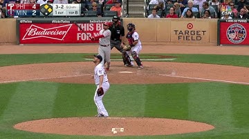 PHI@MIN: Galvis crushes a three-run home run to right