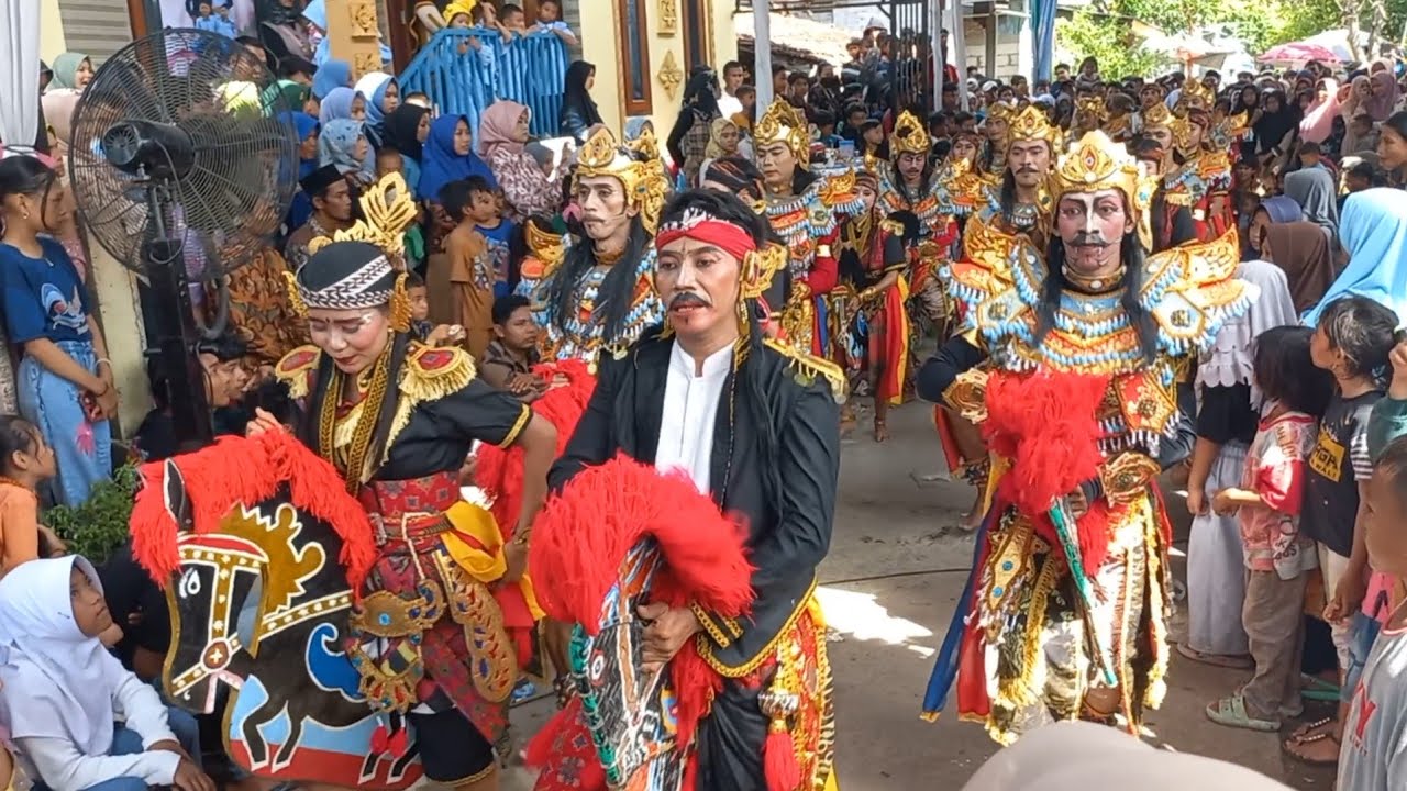 Kolaborasi Jaranan Cewek Dan Cowok Barongan Putro Turonggo Samudro Di Serangan Bonang Demak