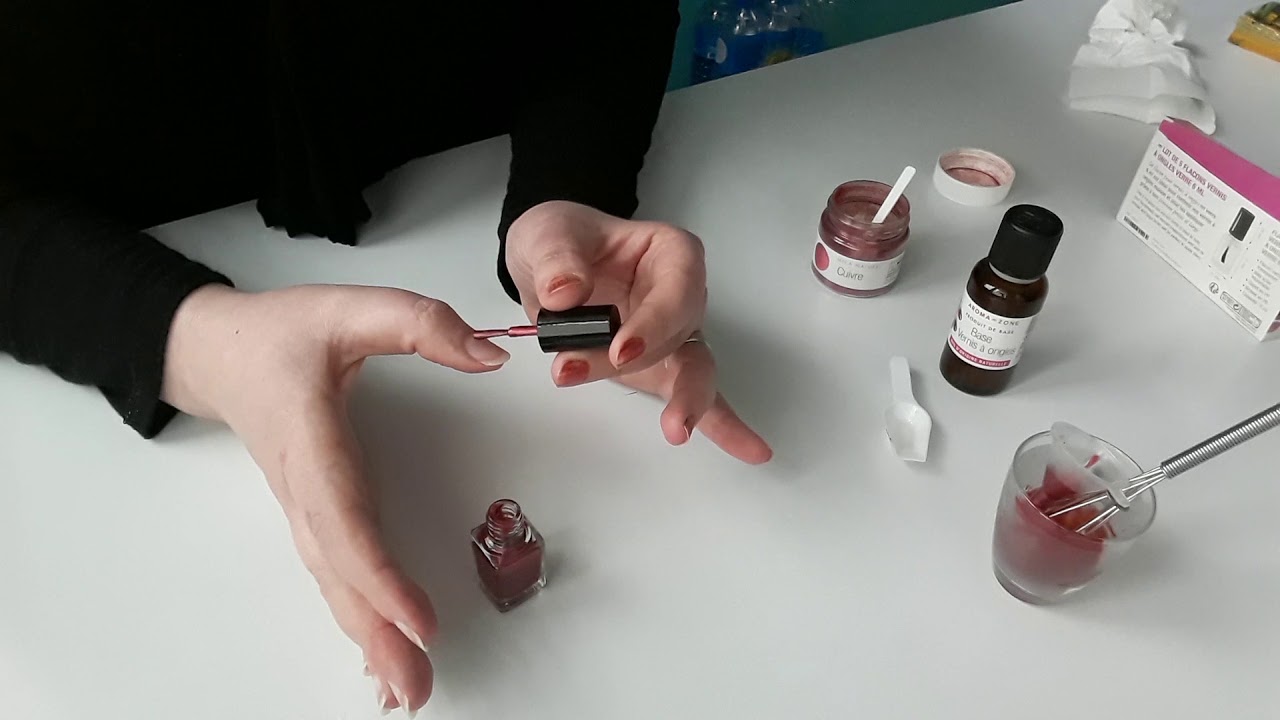 Mademoiselleonaturel --- Fabriquer du Vernis à Ongles - YouTube