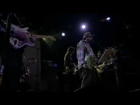 Foxing - Greyhound