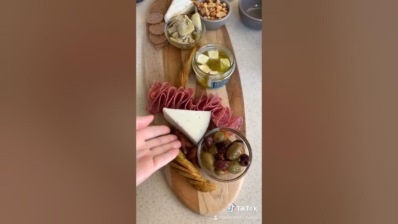 How to Make a Charcuterie Board - A Pretty Life In The Suburbs