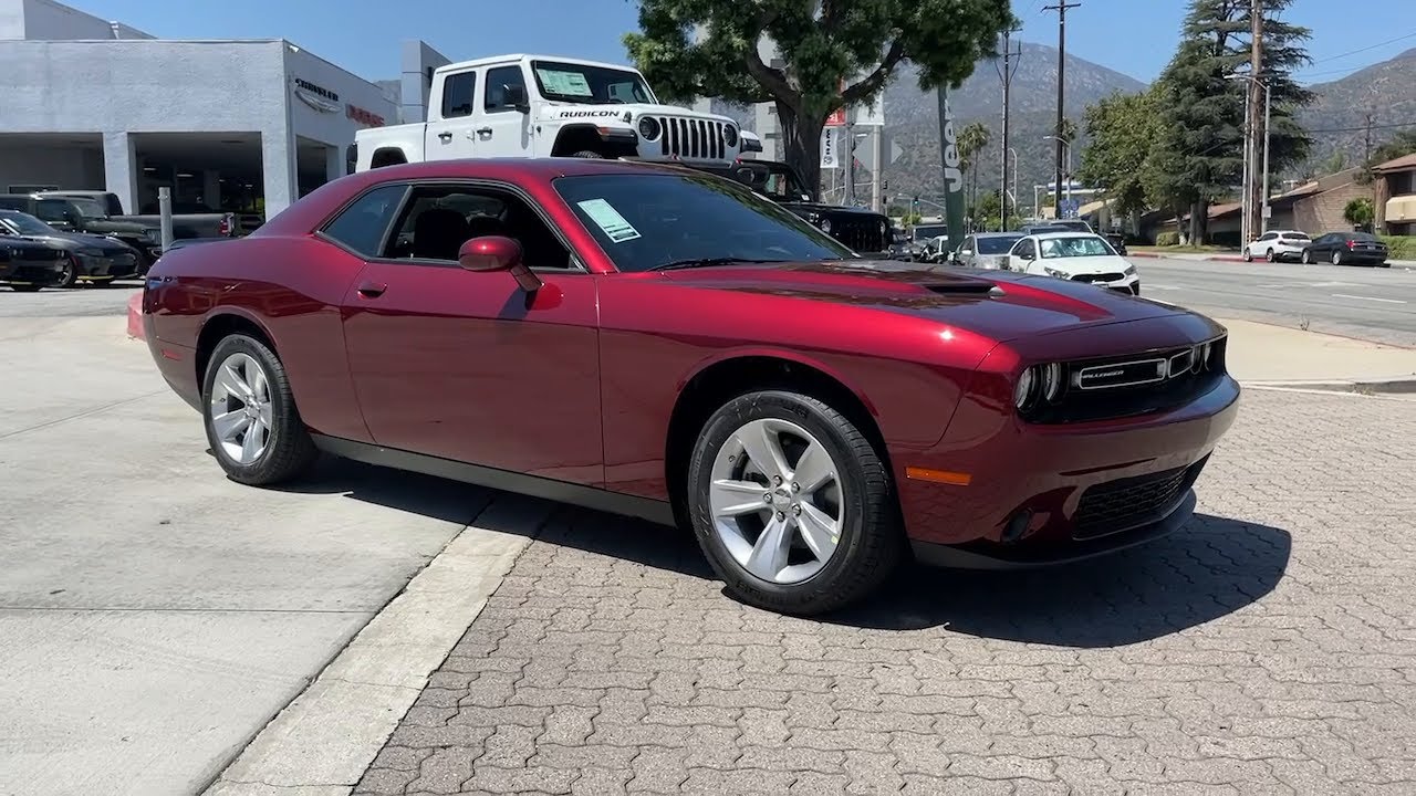 Додж челленджер 2023 цена. Додж Челленджер 2023. Dodge Challenger 2023 красный. Додж Челленджер красный. Додж Челленджер 2023 черный.