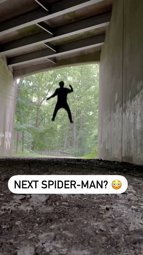 Real life Spiderman 😳😱