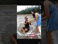 Makan Ayam Goreng diPantai #contentcreator #beach #veo #fypシ #pantai #jangkauanluas
