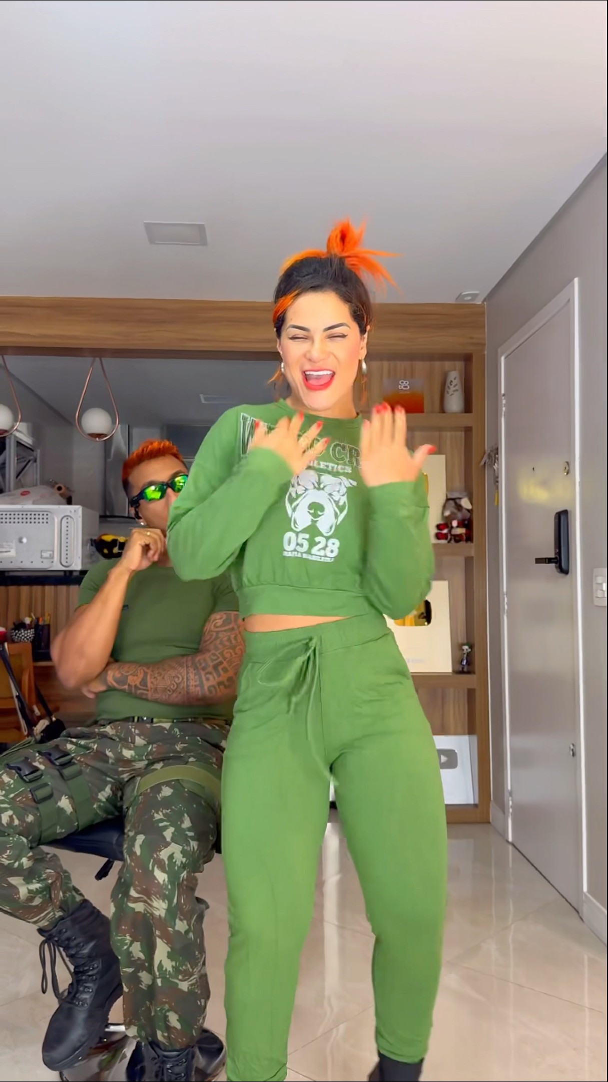 ?? Será que ele gostou? @ApolloSant #entretenimento #bondedasfabulosas #dance