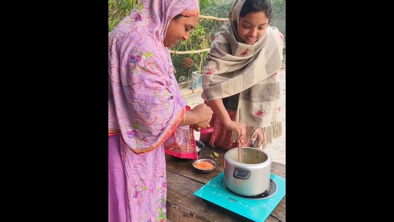 জিনিয়া মামুনি মায়ের সাথে খিচুড়ি রান্না করল 🤔 | Cute Family Cooking | Ziniya Vlogs