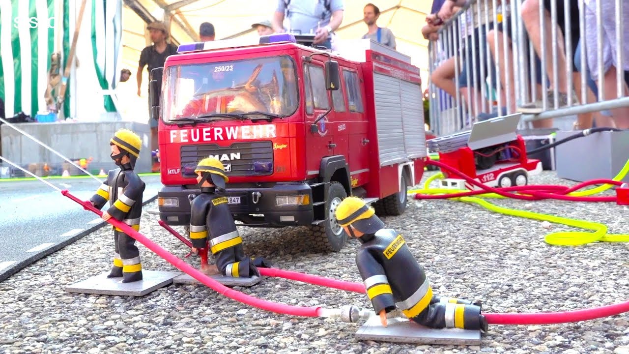 RC FIRE FIGHTERS IN ACTION // HORRIBLE FIRE BY TRAFFIC ACCIDENT // SWISS RC FIRE FIGHTERS CHOMMLE
