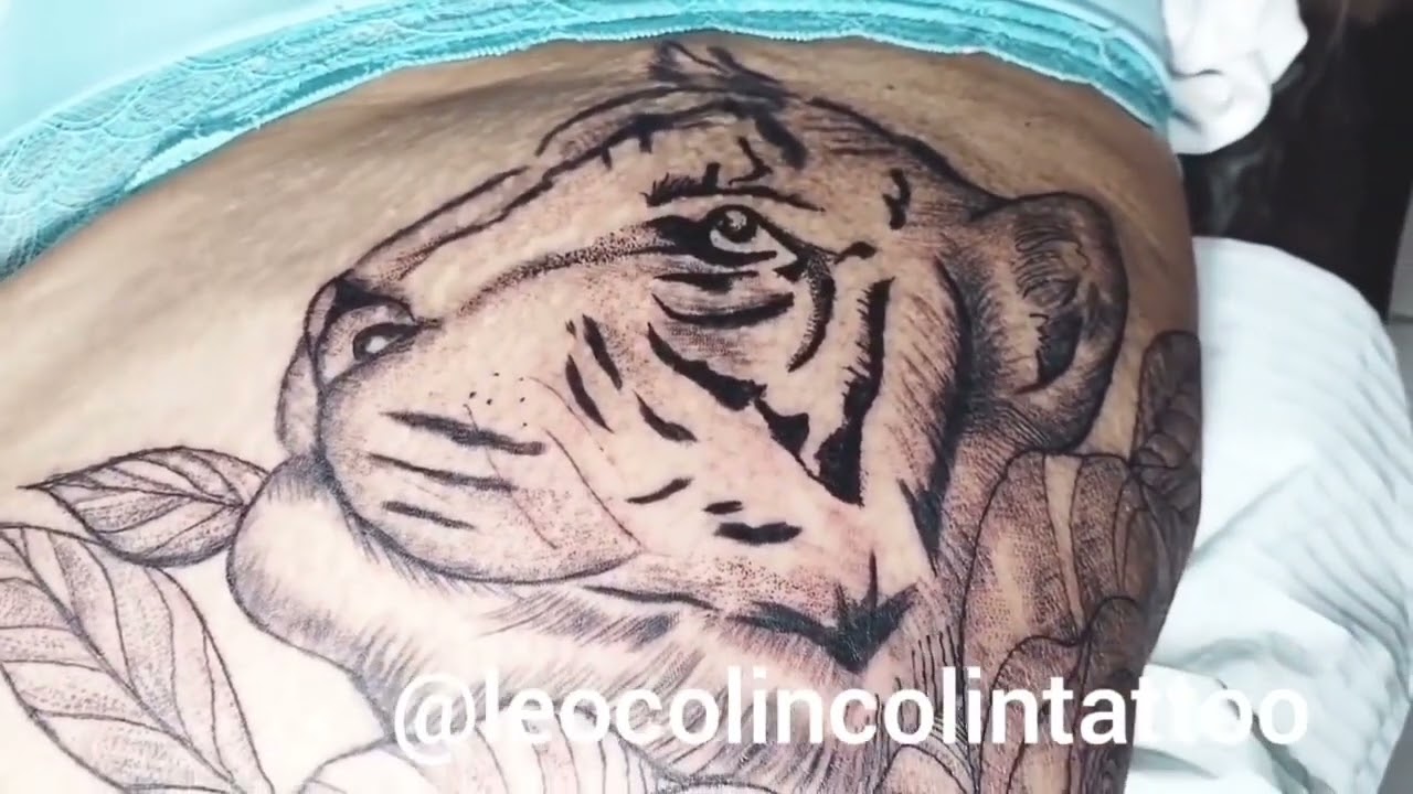 Linda Tatuagem de Tigre tattoo floral rosas tattoo